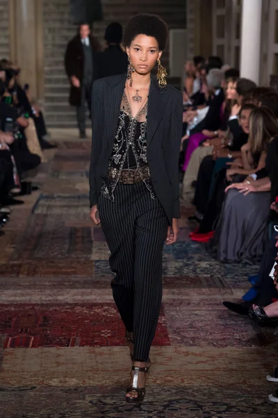 Look 34